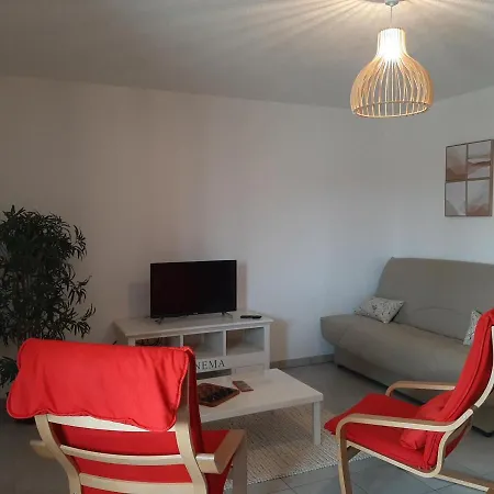 T2 Confort Centre-ville Vieux-boucau Avec Parking Privatif Et Proche Des Plages - Fr-1-239-926 Apartment